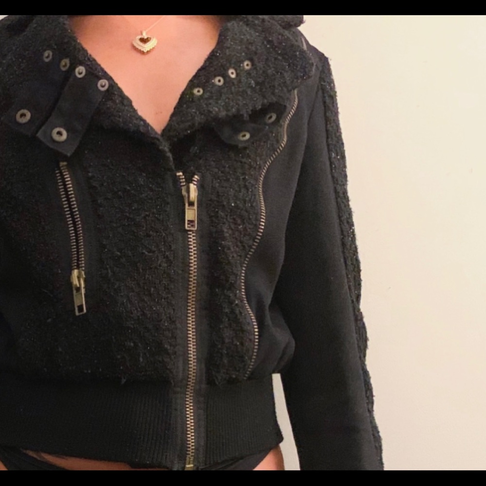 Black detailed crop jacket